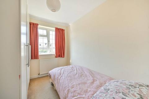 19 Rectory Close, Farnham Royal, Slough, SL2 3BG