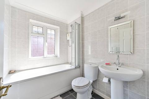 19 Rectory Close, Farnham Royal, Slough, SL2 3BG