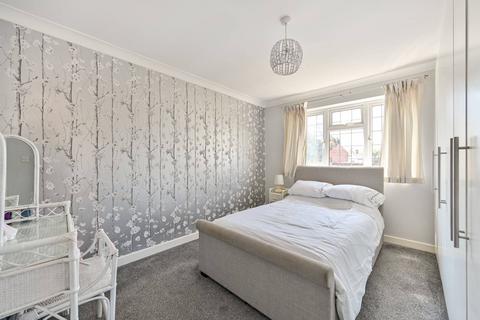 19 Rectory Close, Farnham Royal, Slough, SL2 3BG