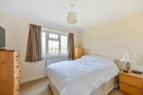 19 Rectory Close, Farnham Royal, Slough, SL2 3BG