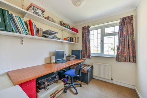 19 Rectory Close, Farnham Royal, Slough, SL2 3BG