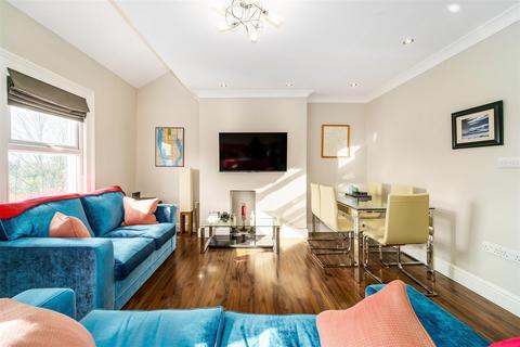 3 bedroom flat for sale, Grange Park, Ealing W5