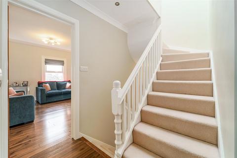 3 bedroom flat for sale, Grange Park, Ealing W5