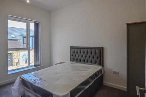 3 bedroom terraced house to rent, Parkes Avenue, Birmingham B12