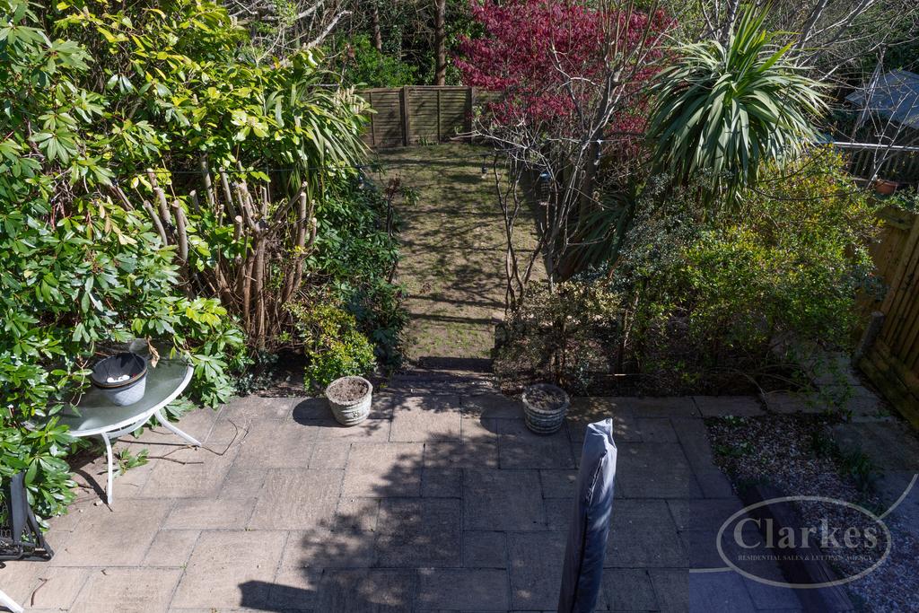 Fc 026 23 pine vale cres006