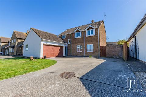 5 bedroom detached house for sale, Frietuna Road, Frinton-On-Sea