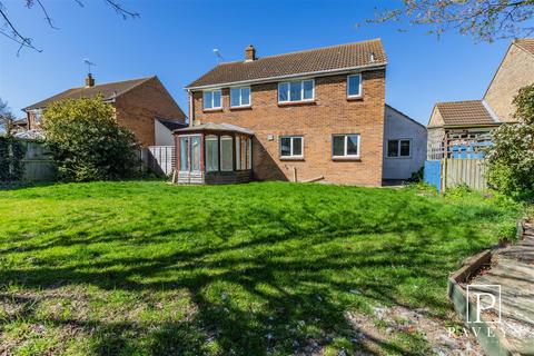 5 bedroom detached house for sale, Frietuna Road, Frinton-On-Sea
