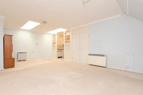 2 bedroom flat for sale, Station Road, Dorking, Surrey