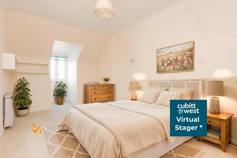 2 bedroom flat for sale, Station Road, Dorking, Surrey
