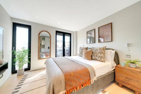 undefined, Seven Sisters Road, London N7