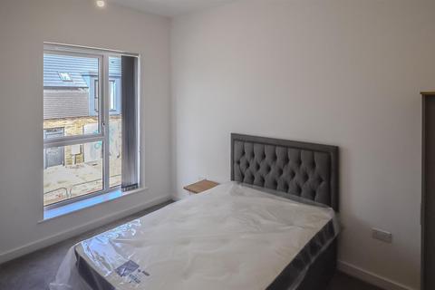 3 bedroom terraced house to rent, Parkes Avenue, Birmingham B12