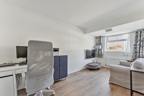 3 bedroom semi-detached house for sale, Glaisyer Way, Iver SL0