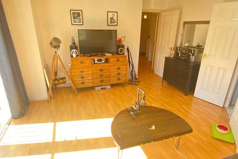 38 Elmstone Drive, Royton, Oldham, OL2 6DH