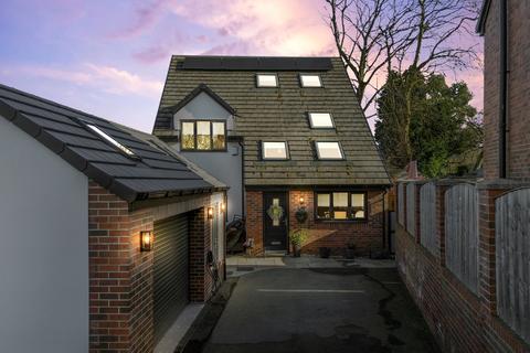 4 bedroom detached house for sale, Mayors Walk, Pontefract, West Yorkshire, WF8