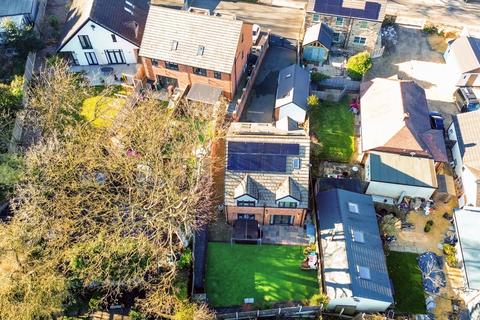 4 bedroom detached house for sale, Mayors Walk, Pontefract, West Yorkshire, WF8