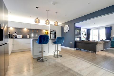 4 bedroom detached house for sale, Mayors Walk, Pontefract, West Yorkshire, WF8