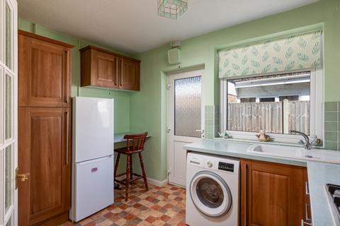 2 bedroom detached house for sale, Park View Road, Salfords, Surrey, RH1