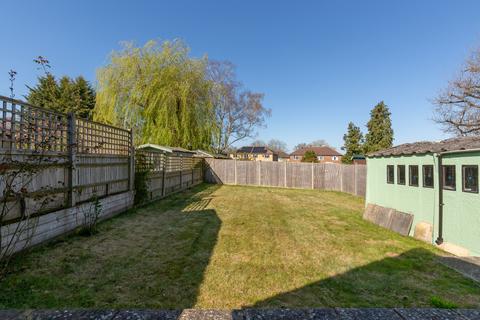 2 bedroom detached house for sale, Park View Road, Salfords, Surrey, RH1