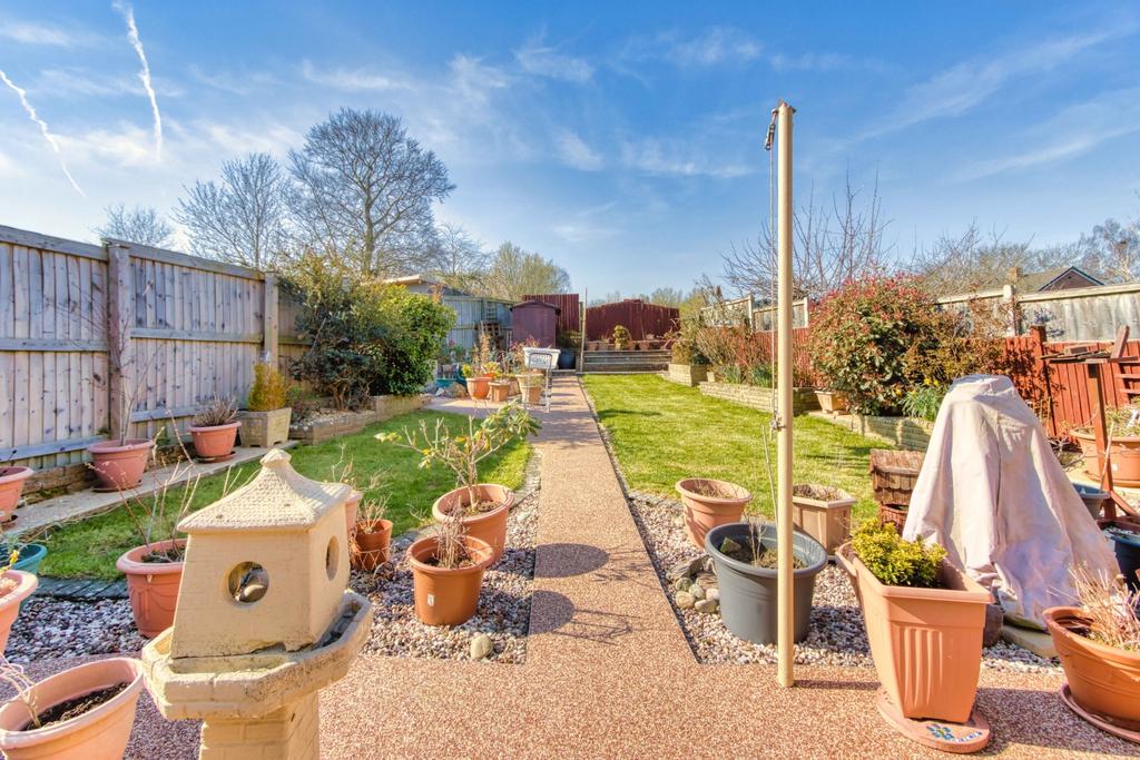 Ewemove Taunton - Parkfield Crescent (1)