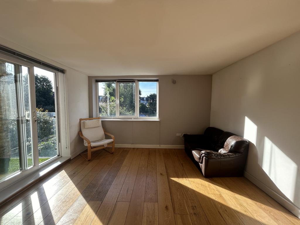 2 bedroom flat in SW18