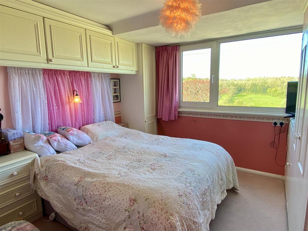 Bedroom 1.jpg