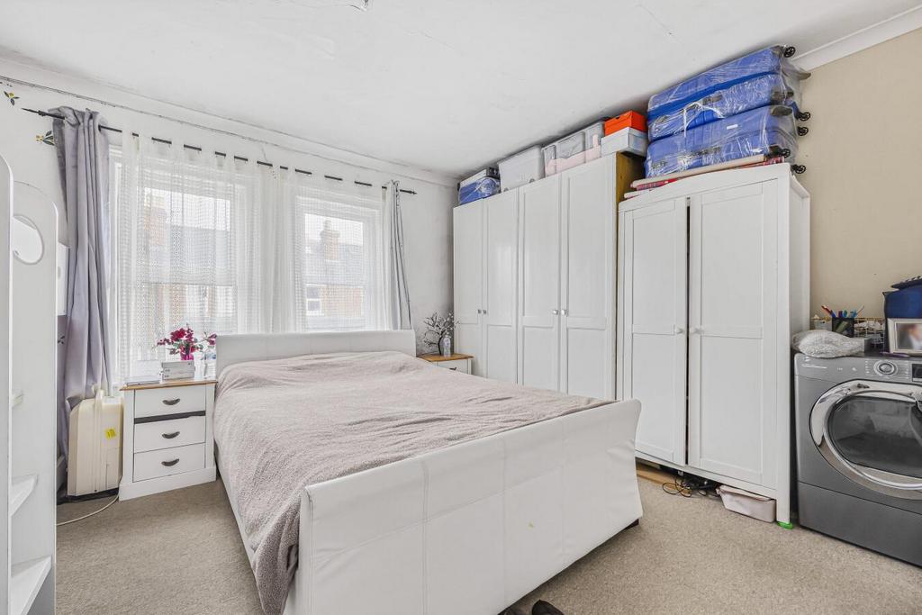 Flat 1 &amp; 2, 38 bedroomm