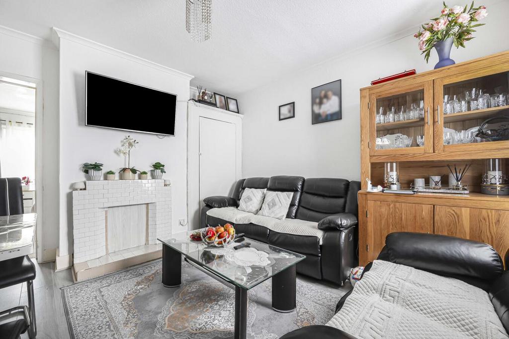 Flat 1 &amp; 2, 38 livingroom x2