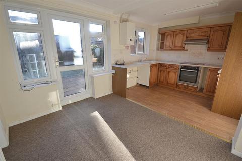 3 bedroom detached house for sale, Beuzeville Avenue, Hailsham