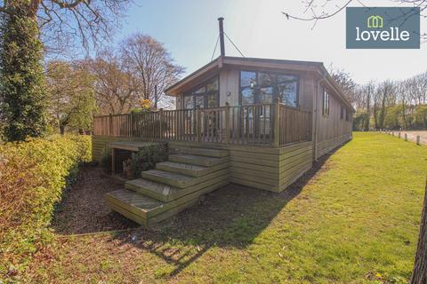 4 bedroom detached bungalow for sale, Kenwick Park, Louth LN11