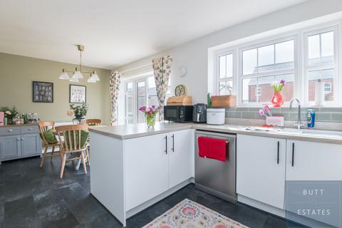 13 Sugar House Hill, Exeter, EX2 7TT