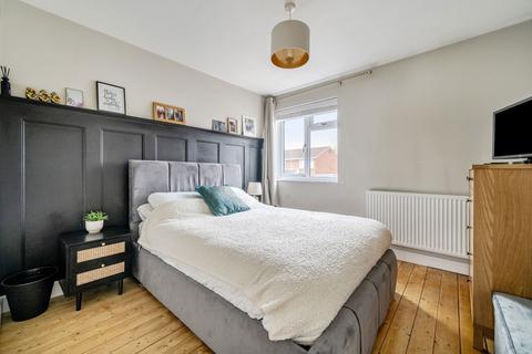 41 Derwent Road, Basingstoke, RG22 5JD