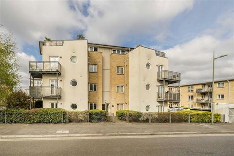 2 bedroom flat for sale, Bridge Wharf, Chertsey KT16