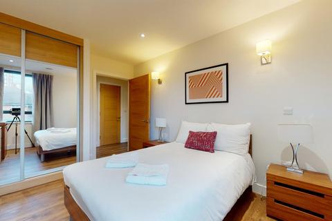 2 bedroom apartment to rent, Back Church Lane, London