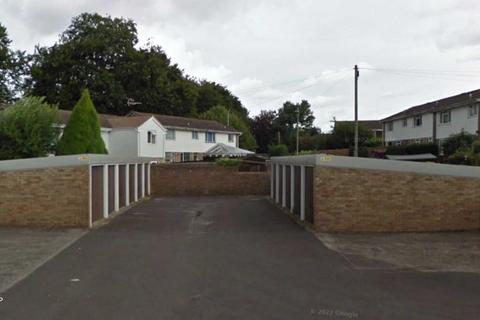 Garage to rent, Collins Close, Charlton SP10