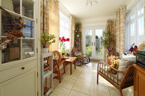 4 bedroom detached house for sale, Eythorne Road, Shepherdswell