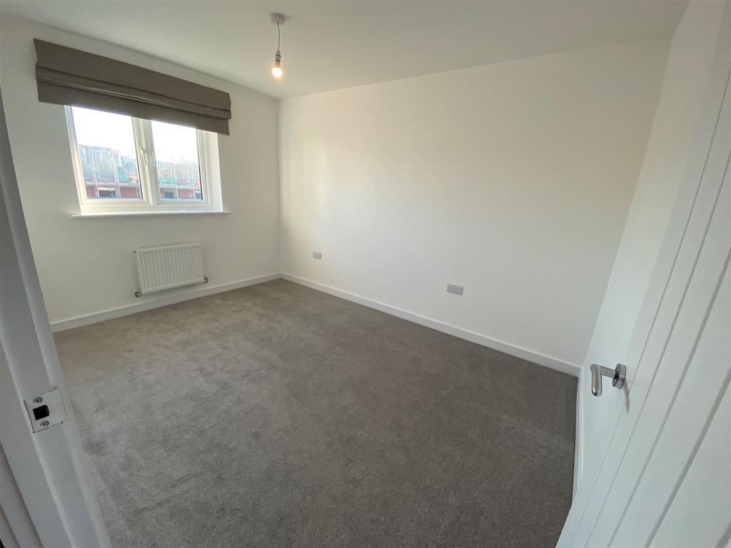 Bedroom 1.jpg