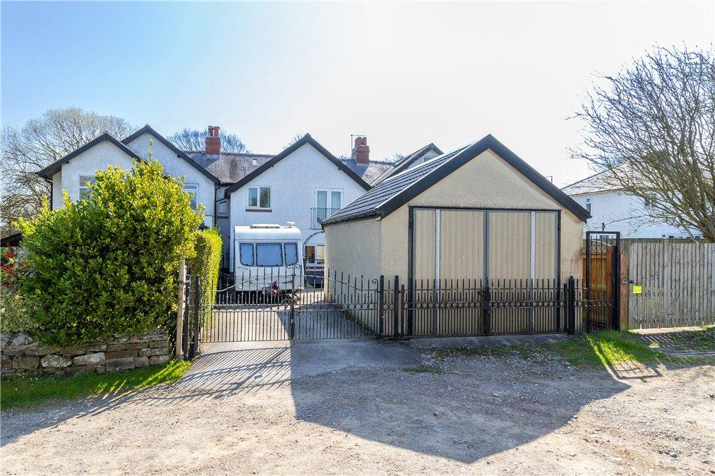 Detached Garage