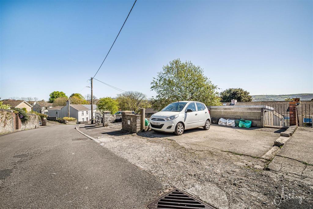 Off-roadcar parking