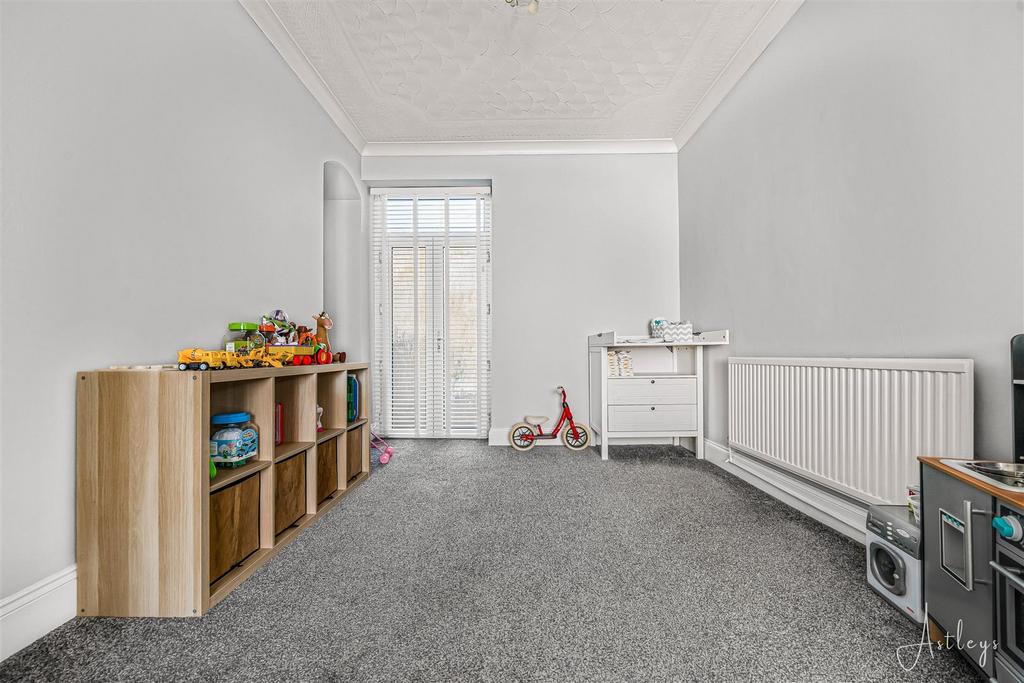 Dining/sitting room