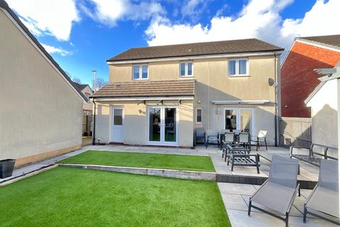 4 bedroom detached house for sale, Parc Panteg, Pontypool NP4
