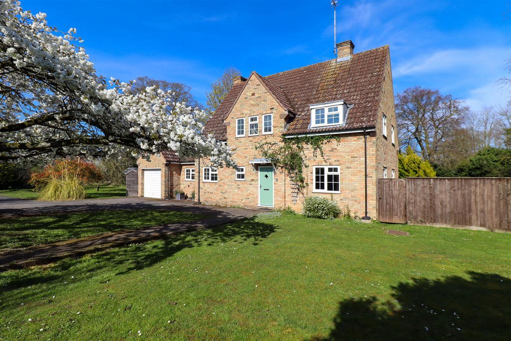 High Street Chippenham CB7 4 Bed Detached House 1 900 Pcm 438 Pw High street chippenham cb7 4 bed detached house 1 900 pcm 438 pw