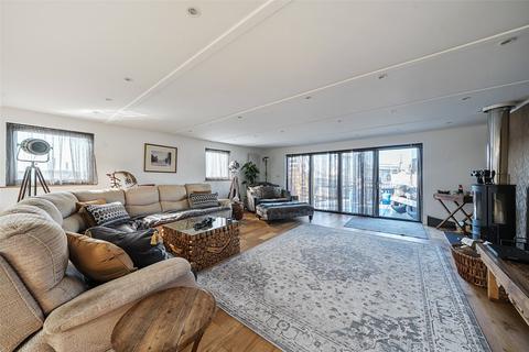 4 bedroom mobile home for sale, Port Werburgh Vicarage Lane, Hoo, Rochester