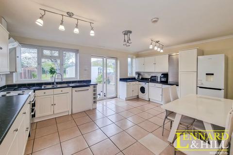 5 bedroom semi-detached house for sale, Heathview Road, Grays RM16