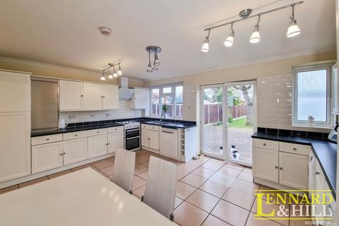 5 bedroom semi-detached house for sale, Heathview Road, Grays RM16