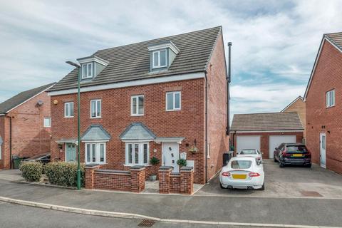 Berry Maud Lane, Shirley, B90