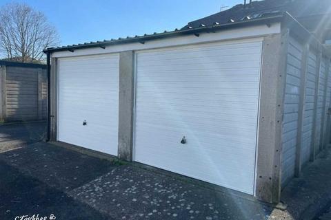 Garage to rent, Greenborough Close, Maidstone ME15