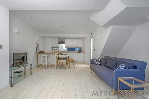 2 bedroom flat for sale, Gloucester Avenue, London NW1
