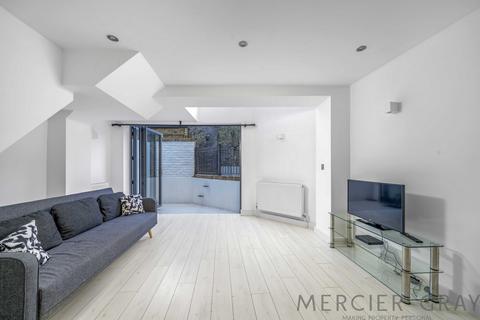 2 bedroom flat for sale, Gloucester Avenue, London NW1