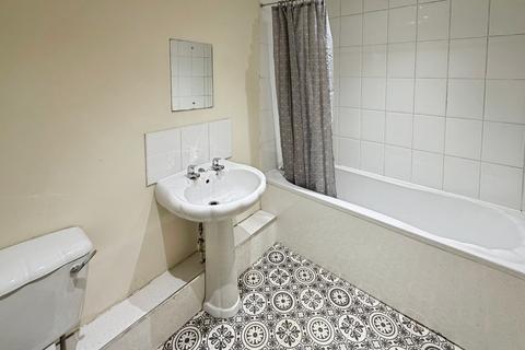 1 bedroom flat to rent, Strathmore Avenue, Dundee, DD3