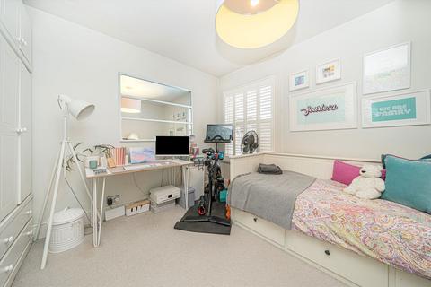 2 bedroom terraced house to rent, Hamilton Road, Twickenham TW2
